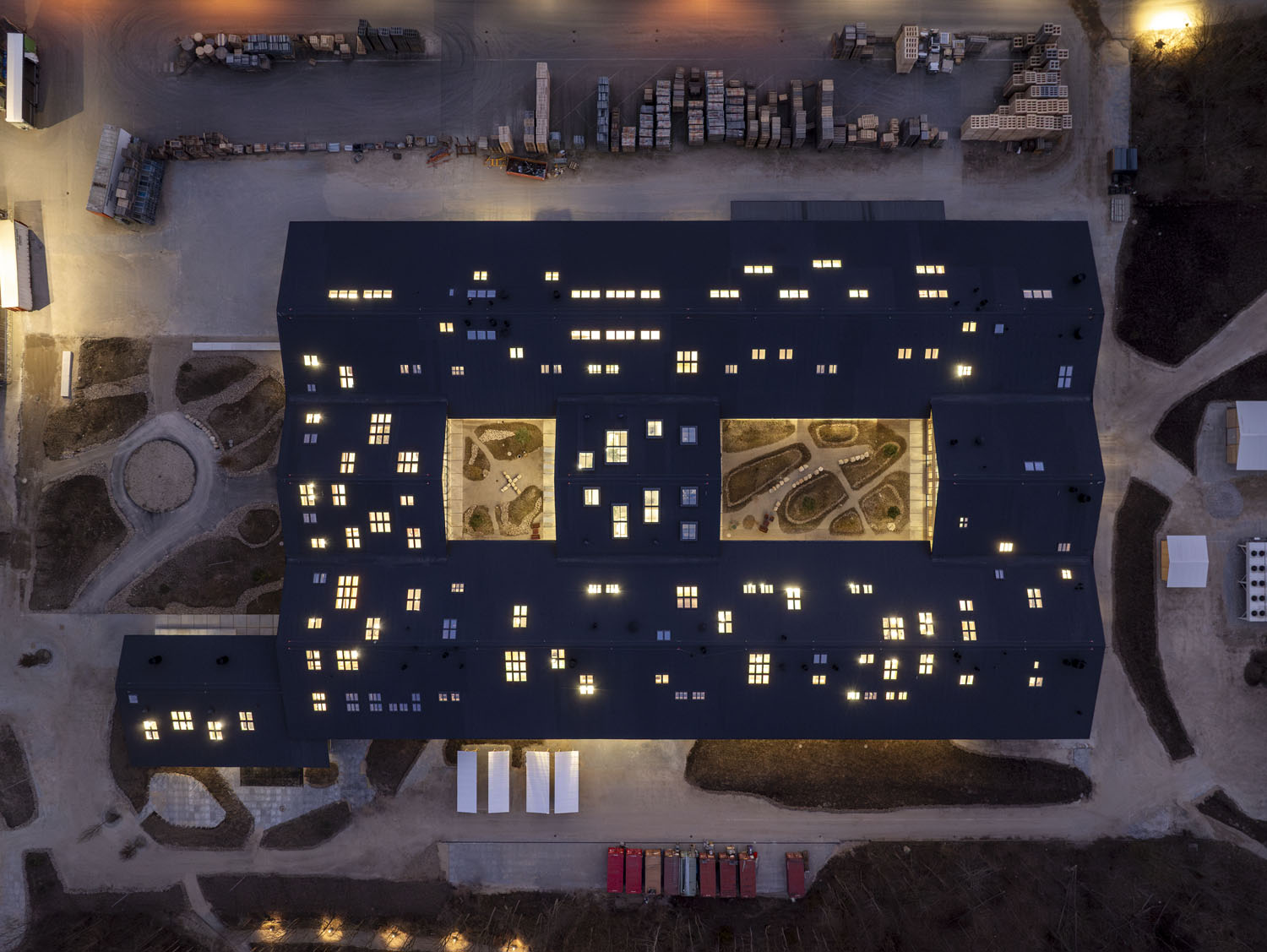 8358933 LKR IH Photo Adam Mork 117