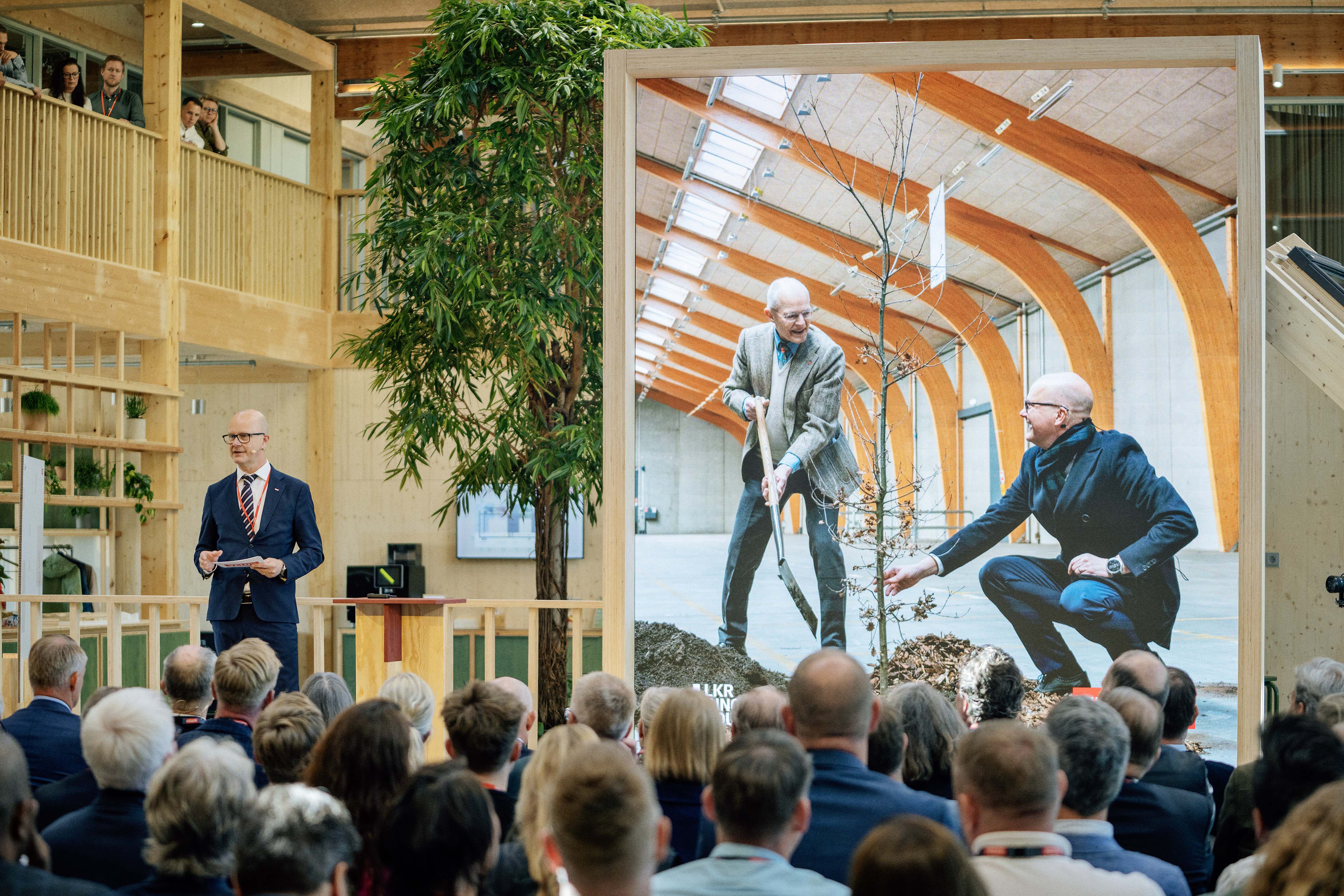 22 VELUX 250512 LKR INNOVATION HOUSE 0676