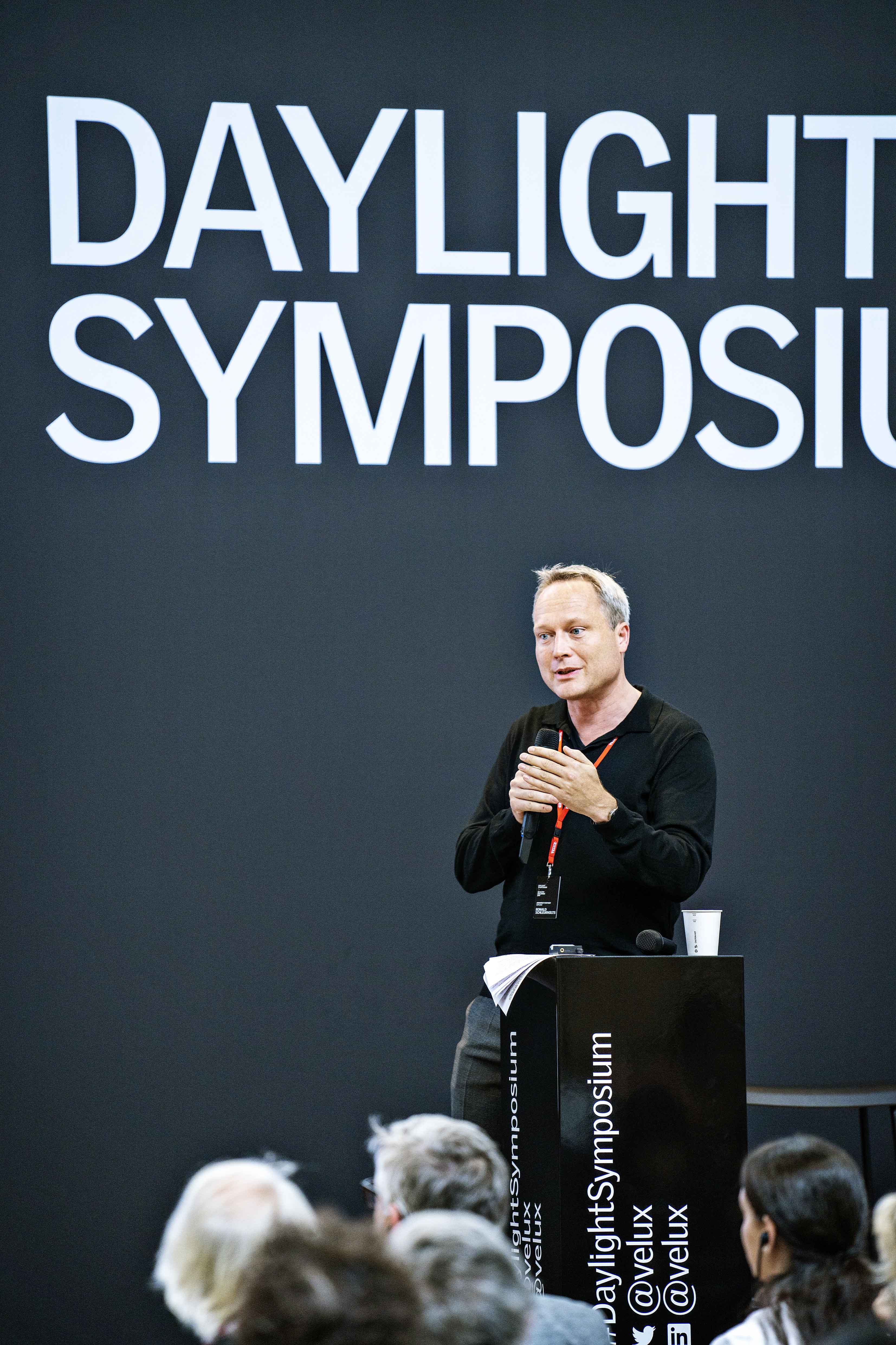 VELUX 191009 PARIS 2707